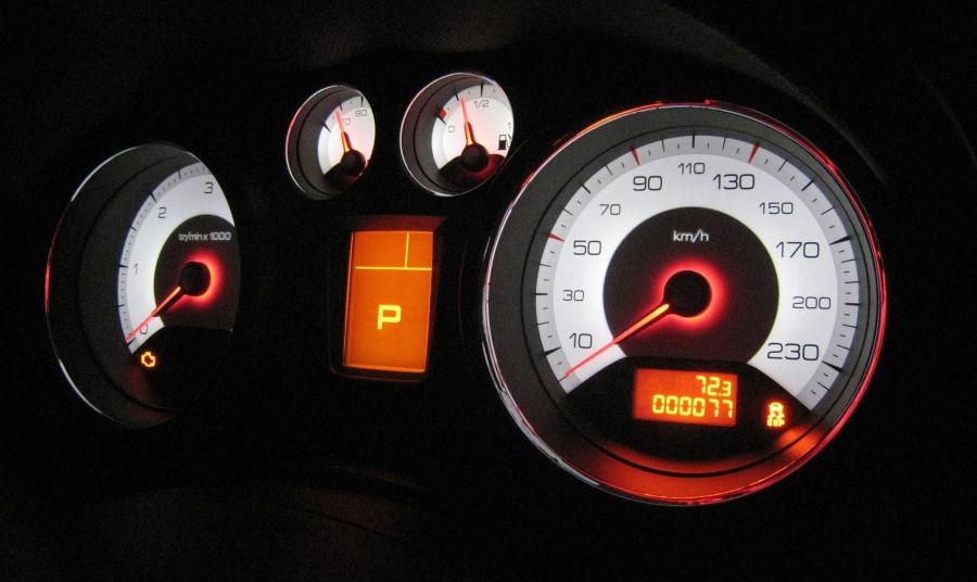  Peugeot 308 GT 2008 года  (фото 2 из 101)